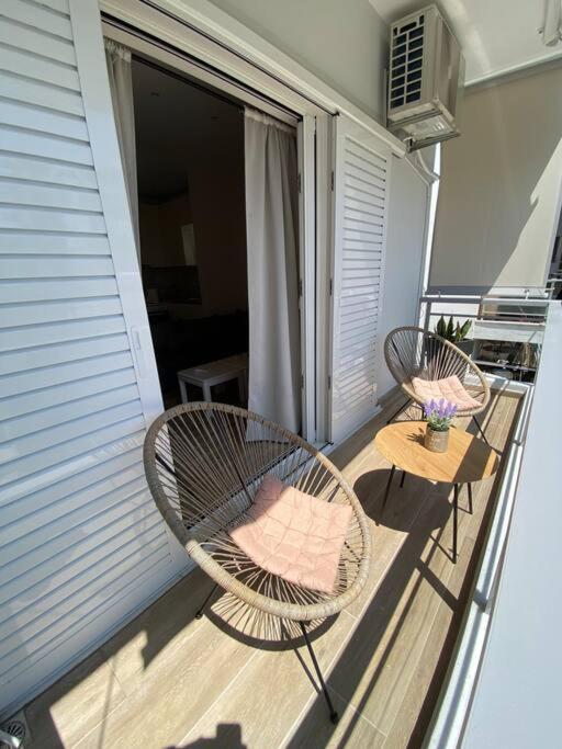Sea Through Apartment Anavissos Анависос Екстериор снимка